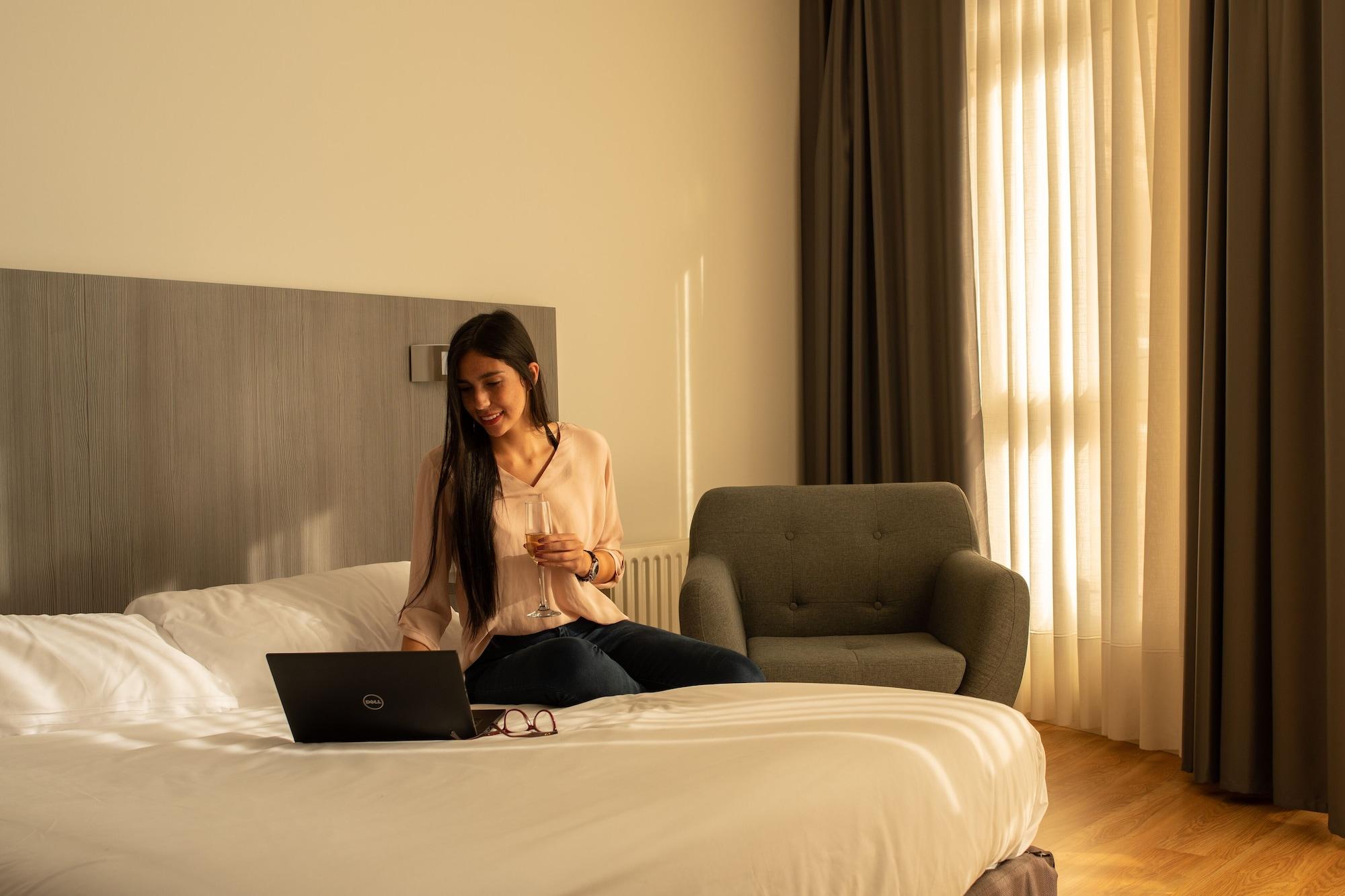 Hotel Seminario Aeropuerto Bilbao Дерио Экстерьер фото